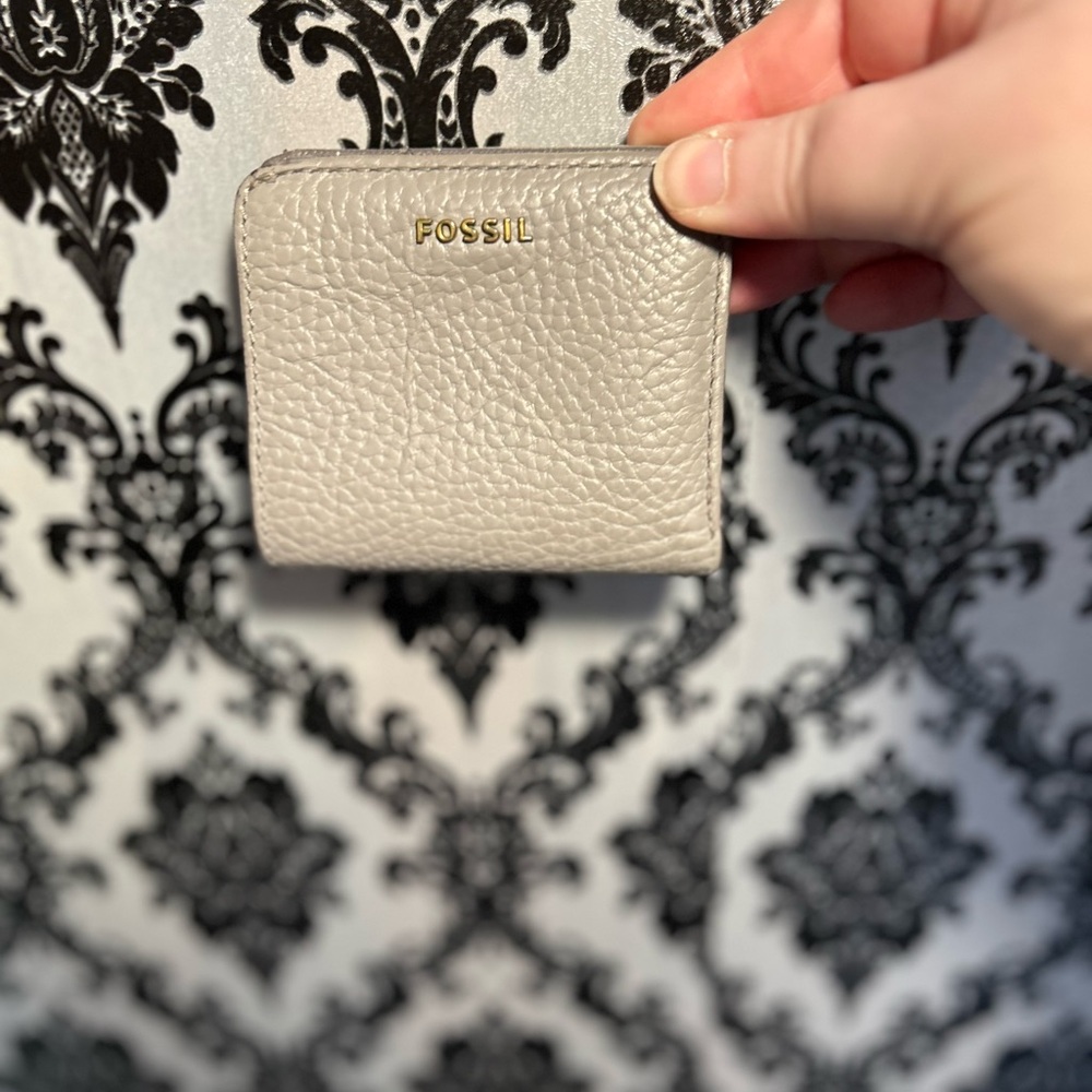 Fossil wallet